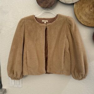 Chelsea‎ & Violet woman’s faux-fur jacket size Large